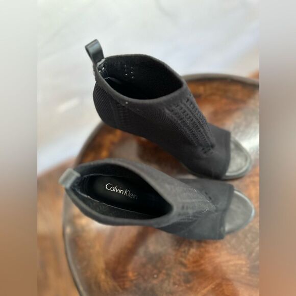 Calvin Klein peep toe heels - Picture 5 of 7